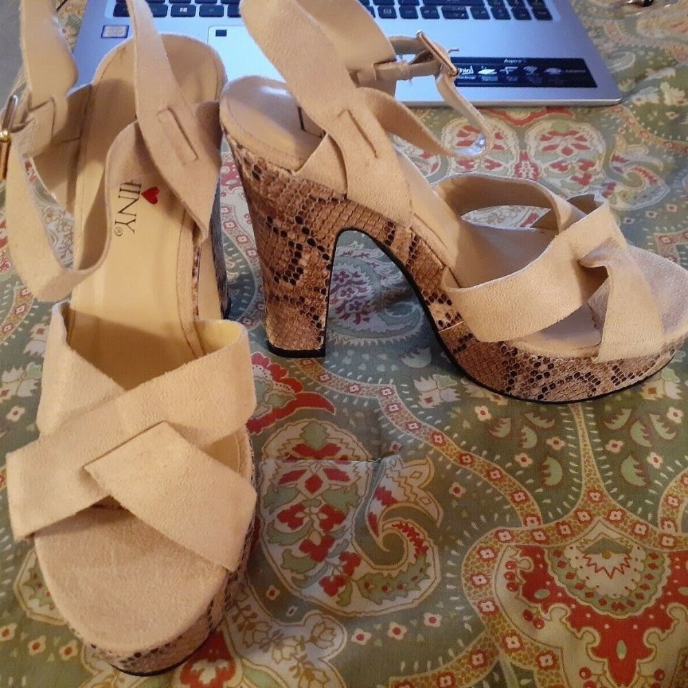 Luichiny 37 7 beige sandals heels shoes